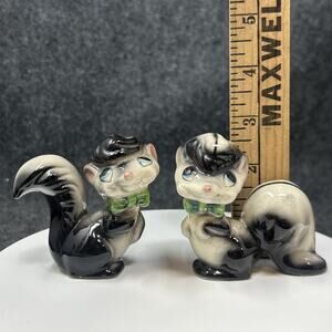 Vintage Victoria Ceramics Skunk Salt Pepper Shakers Japan MCM Figurine READ